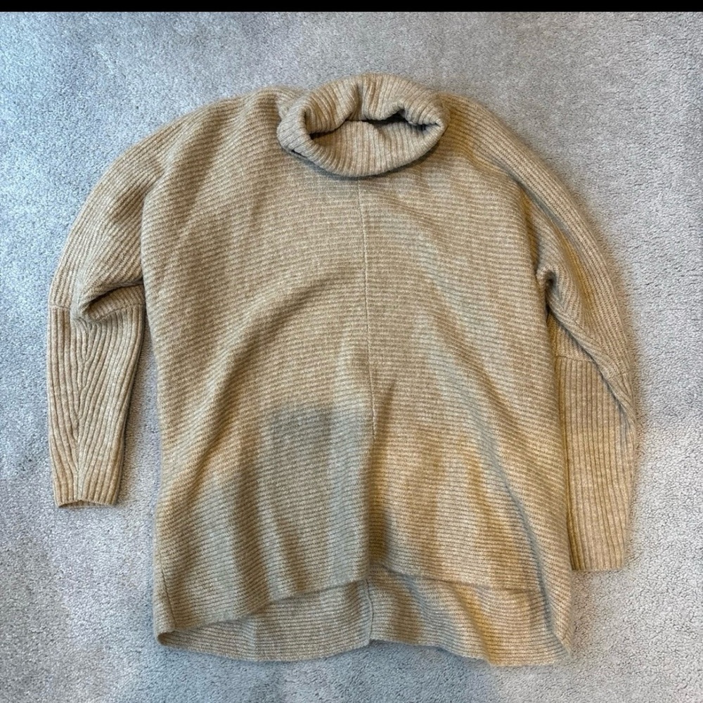 Vince Camuto Lightweight Ribbed Turtleneck Sweater - Camel